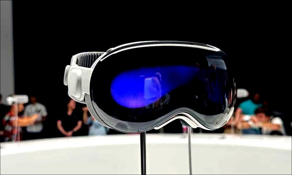 Apple Takes Legal Action Against Ex-Engineer for Alleged Theft of Vision Pro Secrets Ahead of Snap Move