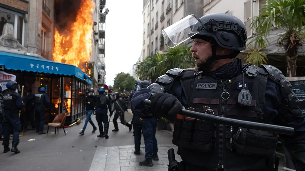 Hundreds Detained in France Amid Nationwide ‘Block Everything’ Protests