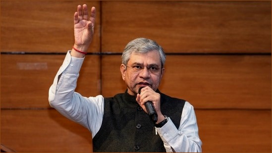 Ashwini Vaishnaw Connects with IBM and Meta Leaders at Davos, Showcasing India’s Momentum in Semiconductors and AI