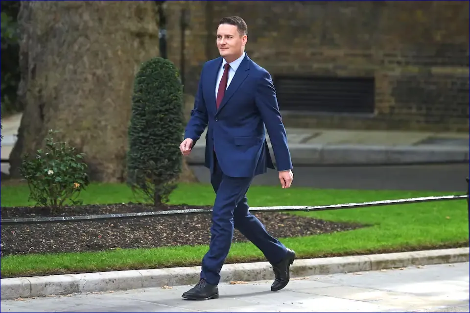 UK Health Minister Wes Streeting Steps Down – Global Impact