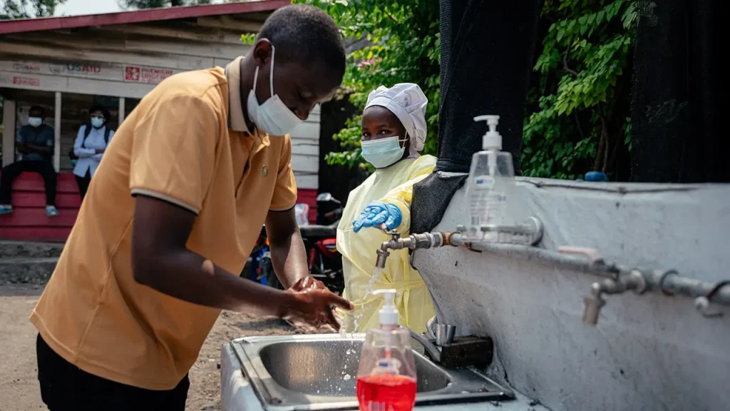 Experts Confront Ebola Risk in the U.S. Following Positive Test Result