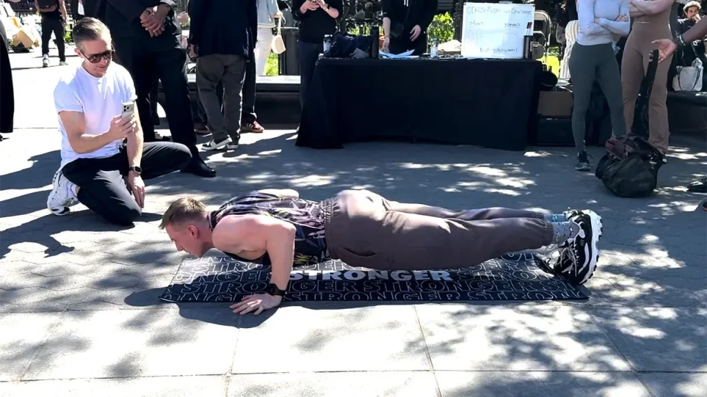 Fitness Guru @bodybymark Leads Push-Up and Plank Showdown in NYC!