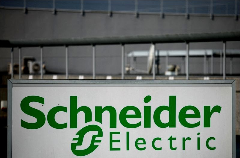 Schneider Electric and Foxconn Join Forces for Smart Data Center Solutions