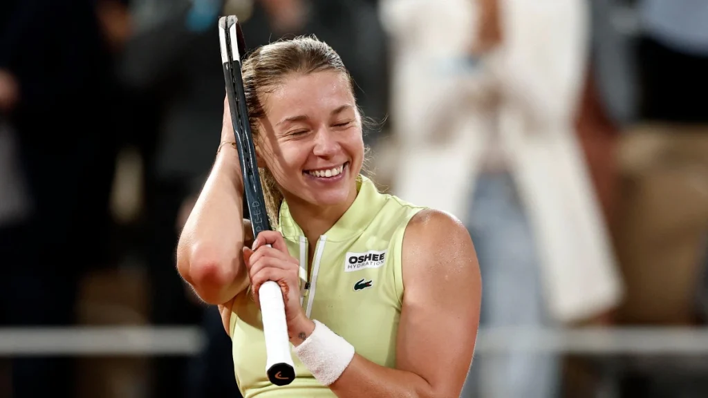 maja-chwalinska-transforms-tenacity-into-triumph-at-the-french-open