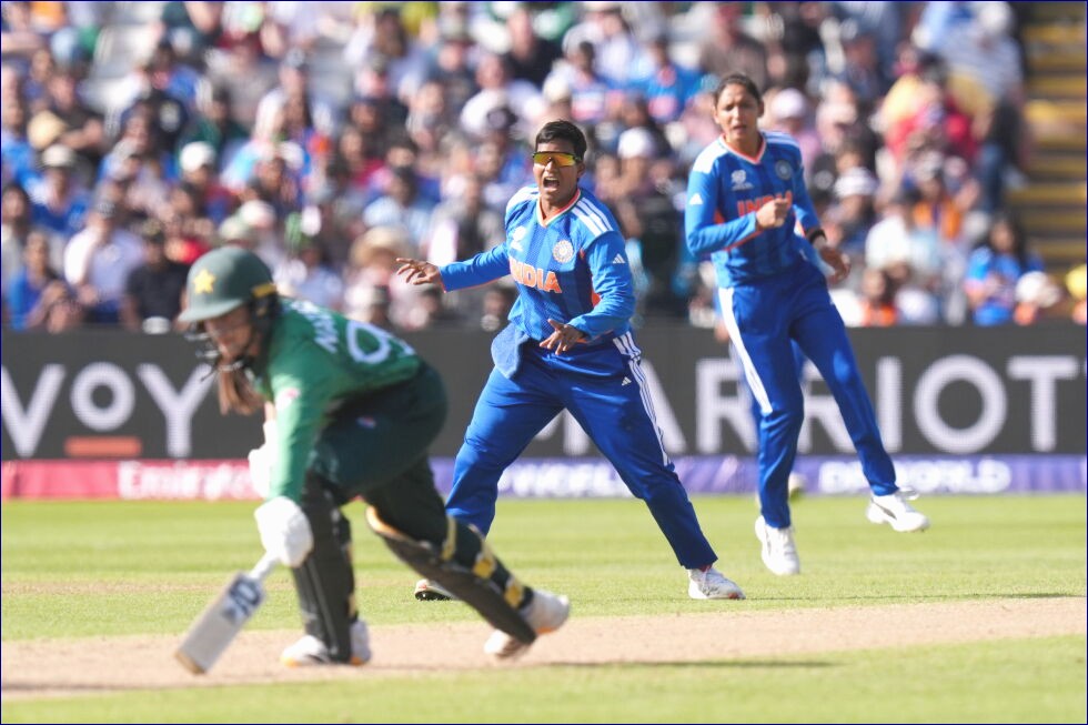 India Kicks Off Women’s T20 World Cup Journey with Dominant Victory Over Pakistan