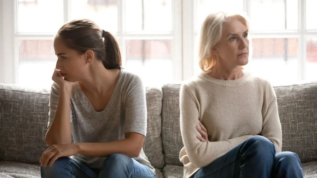 Psychologist Unveils 5 Crucial Factors Behind Family Estrangement in the U.S.