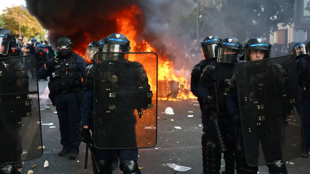 French PM Remarks ‘Accidents Happen’ Following Injuries in Student Protests